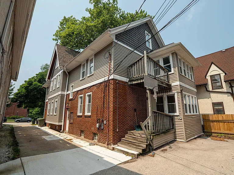 3372 N Downer Ave — Photo 27