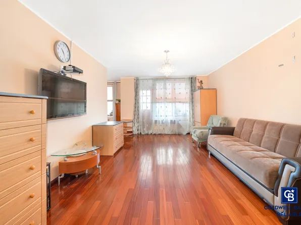 2800 Coyle Street image 1 of 8