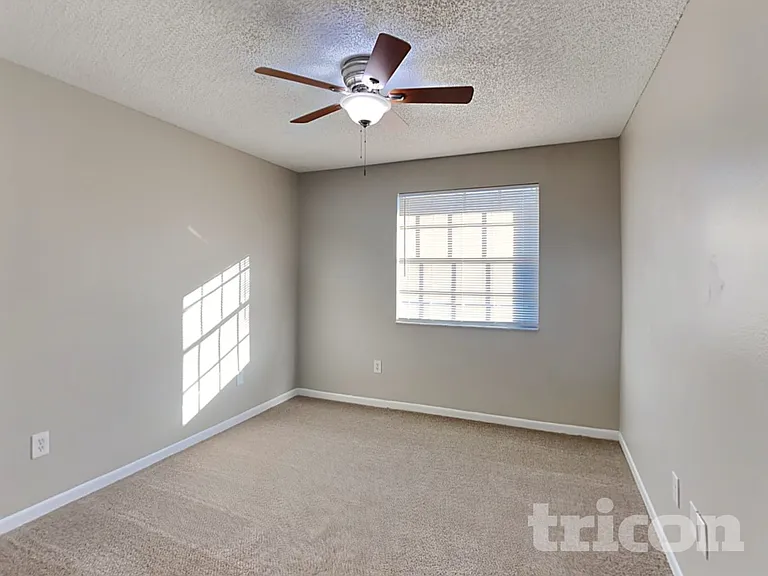1604 Palm Leaf Dr — Photo 11