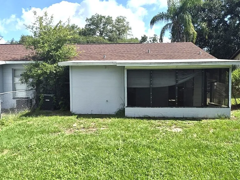 11515 Valencia Dr #B — Photo 9