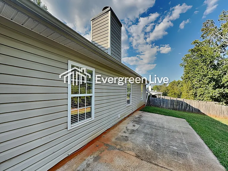 105 Hugh Dr — Photo 24