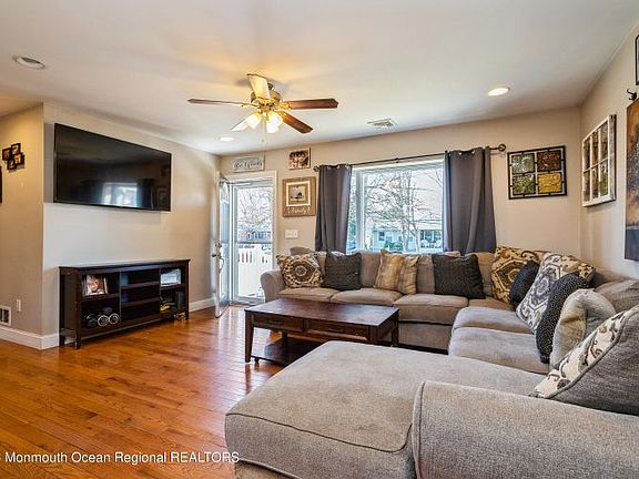 2nd image of 585 Alfred Ln