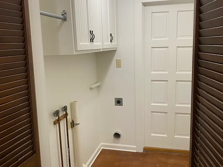 529 Saint Louis St — Photo 12