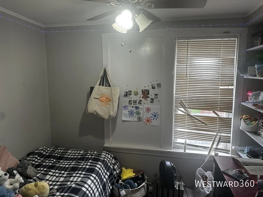 "Available 09/01 / Avondale / 2 Bed + Den / 1 Bath / Pets Welcome " — Photo 2