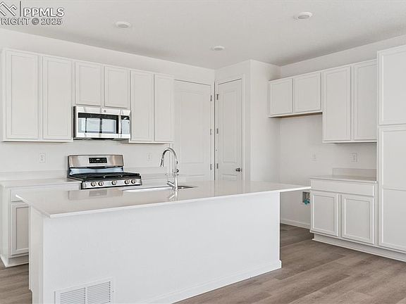 4th image of 2503 Milano Way
