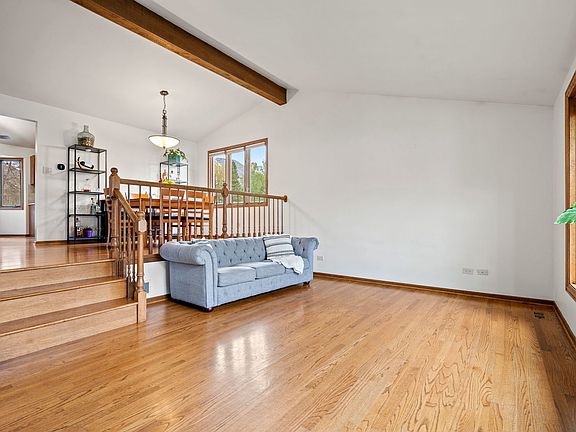 2nd image of 14807 Oakcreek Ct
