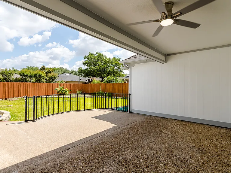 7233 Rustic Valley Dr — Photo 16