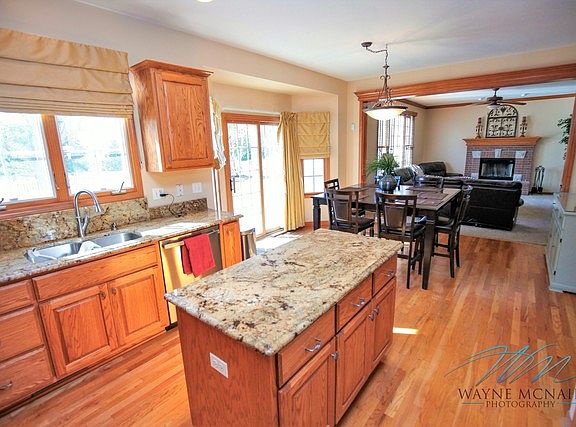3rd image of 1003 Callaway Dr W