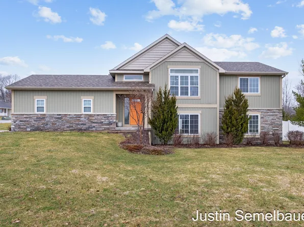 8726 Rainbows End Rd SE, Caledonia, MI 49316