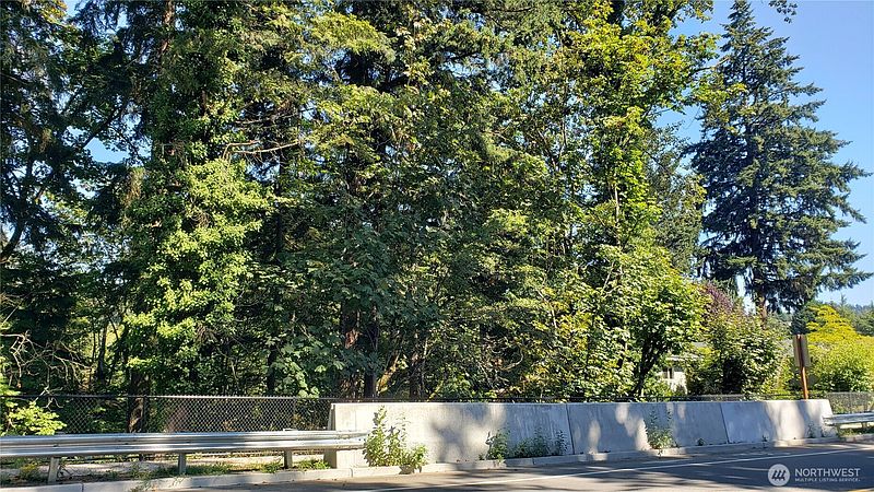 5th image of 120 XX SE May Creek Park Drive