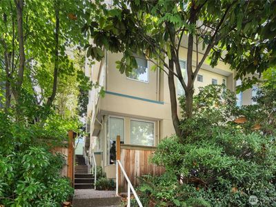 3661 Albion Place N #5, Seattle, WA, 98103