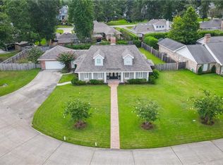 101 Bayou Perez Dr, Madisonville, LA 70447