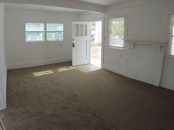 3rd image of 117 W 23rd St