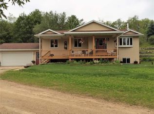 E2558 White Tail Trl, Waupaca, WI 54981