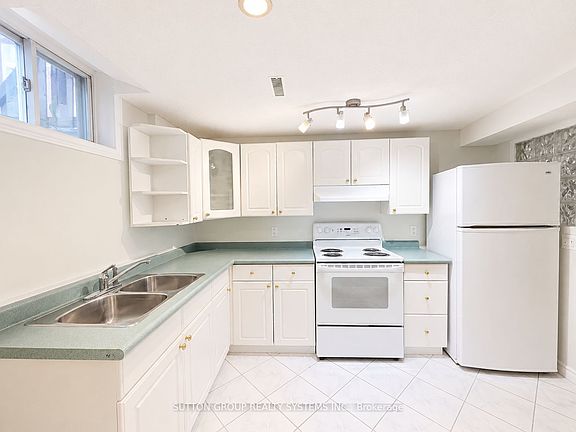 5th image of 1157 Charminster Cres