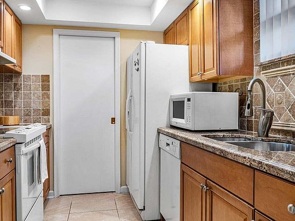 4th image of 13334 Polo Club Road #238