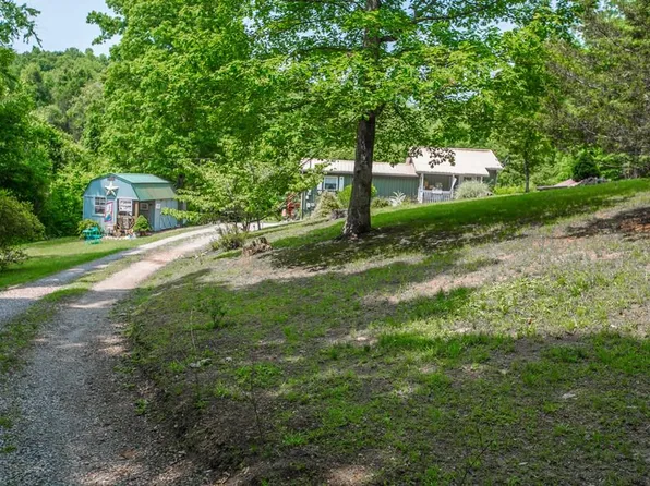 433 Wingrove Hl, Scarbro, WV 25917