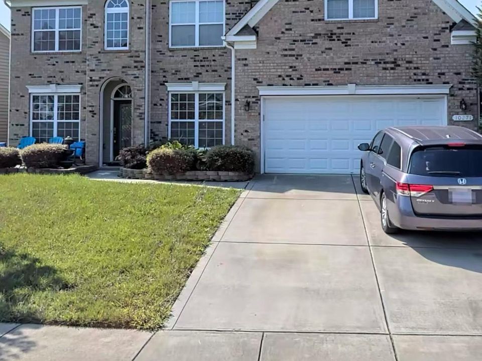 1st image of 10271 Falling Leaf Dr NW