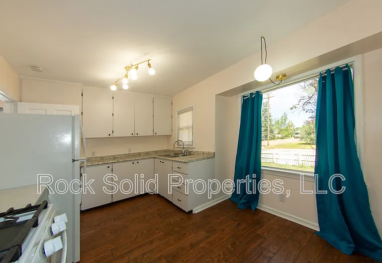 1301 E 23rd St #1 — Photo 6