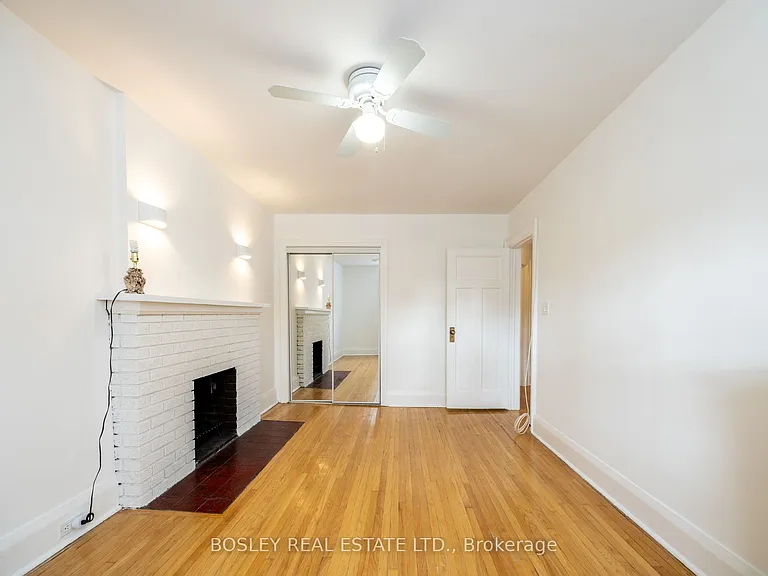 88 Manor Rd E — Photo 24