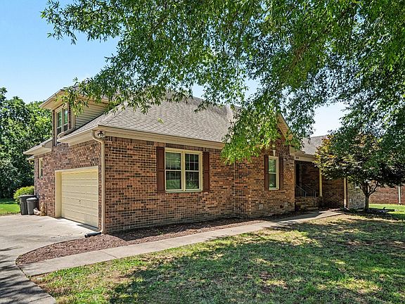 5th image of 519 Redstone Dr