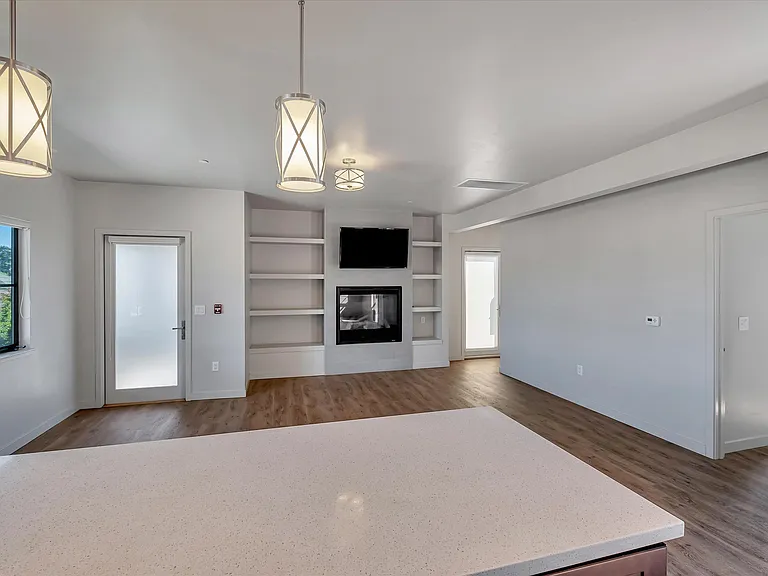 Upscale Westside Living! Spacious 2BD/2BA Above Copal Restaurant — Photo 7