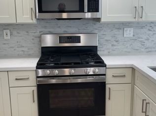 90 Athol Ave APT 3C, Oakland, CA 94606