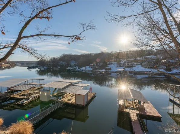 941 Crawford Dr, Sunrise Beach, MO 65079