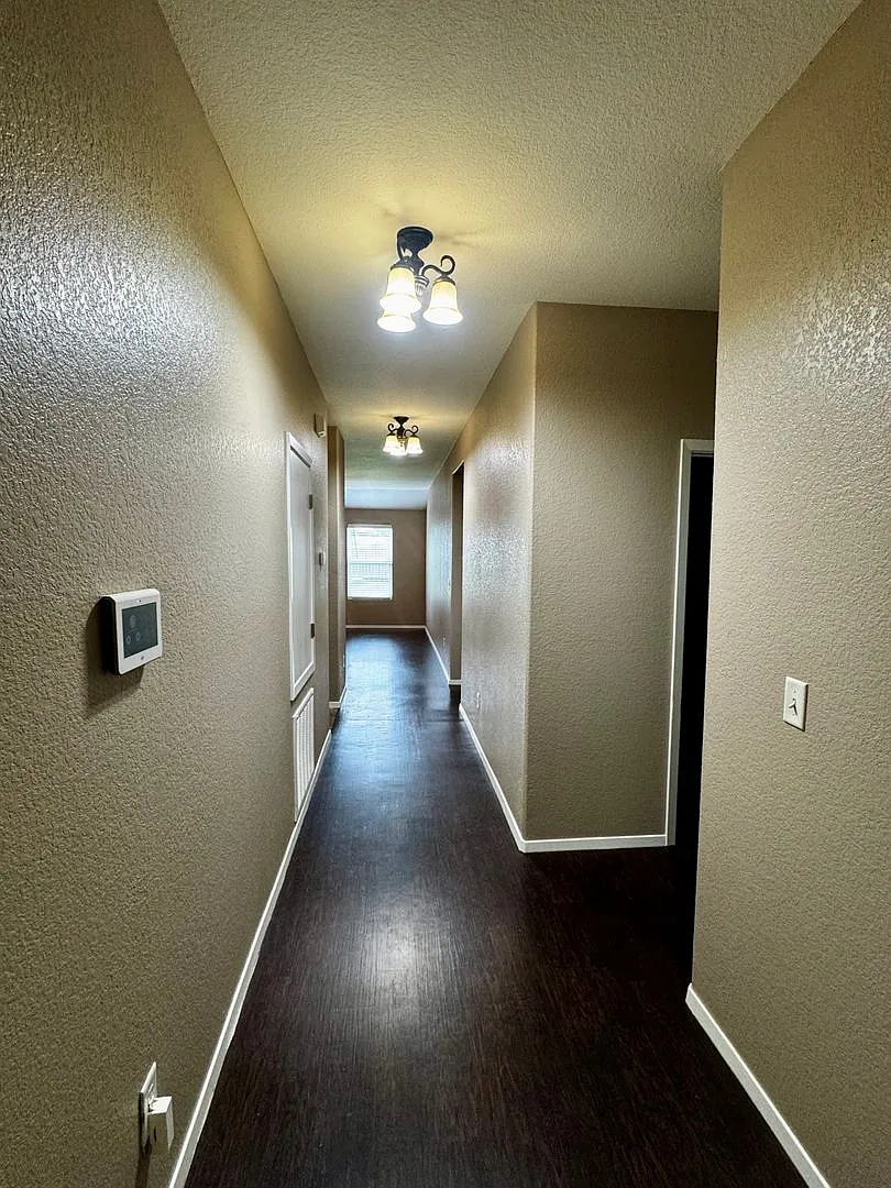 Charming 3-Bedroom Home With Fenced Yard & Fire Pit In Garfield! **Move In Specail Available** — Photo 2