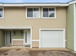 3274 Valley Ridge Dr #40, Saint Paul, MN 55121