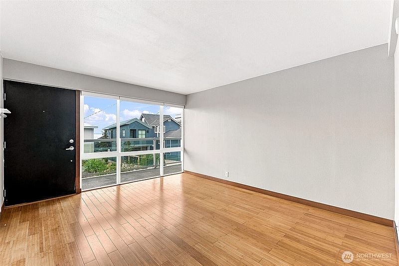 3rd image of 3151 Alki Avenue SW #11