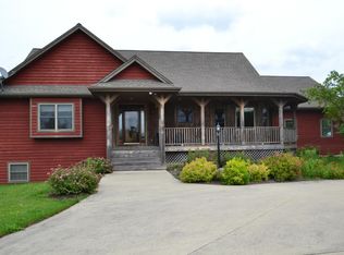 4580 Division Rd, West Bend, WI 53095