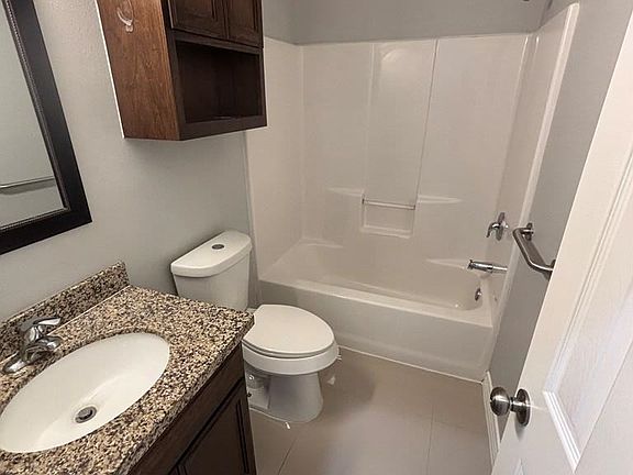4th image of 1118 Escondido Ln