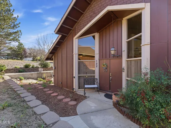 122 Meadow Lakes Dr, Tehachapi, CA 93561