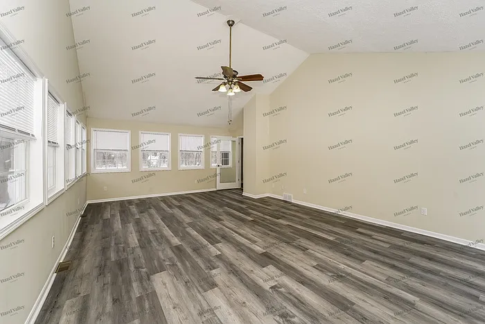 3463 Cottage Grove Rd — Photo 7