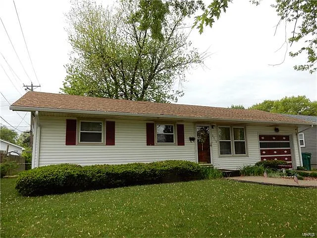 2915 Sunset Dr photo 1
