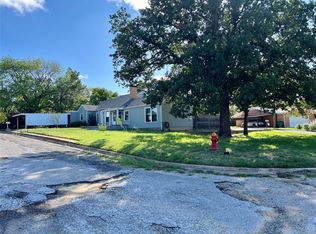 603 W Cedar St, Nocona, TX 76255