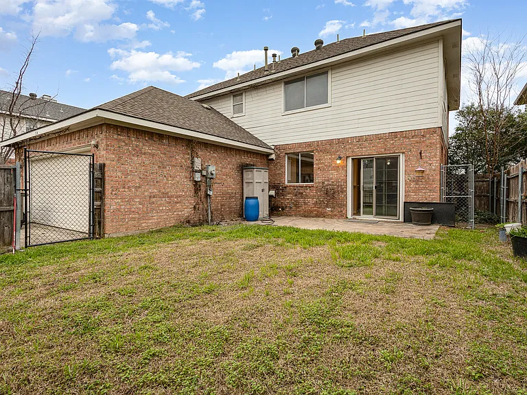 704 White Oak St — Photo 18