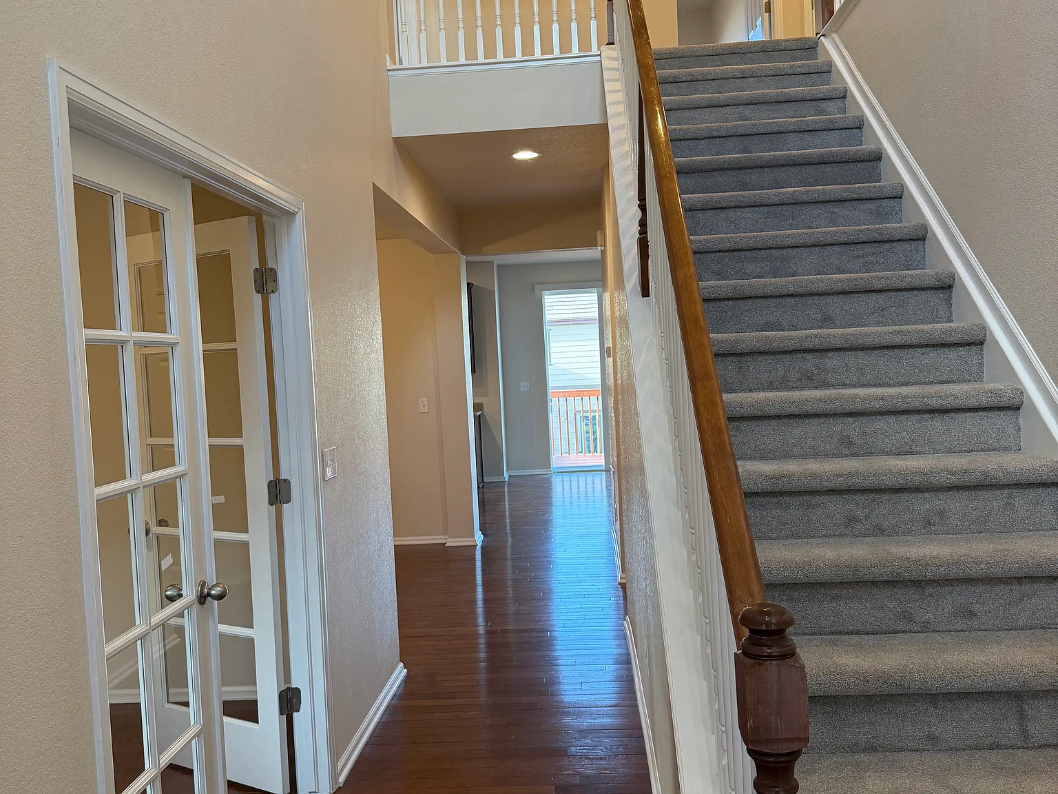 4 bed, 2.5 bath, 2413 sqft, $3,200 — Photo 2