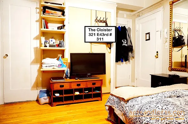 Sold by aptsandlofts.com | media 33