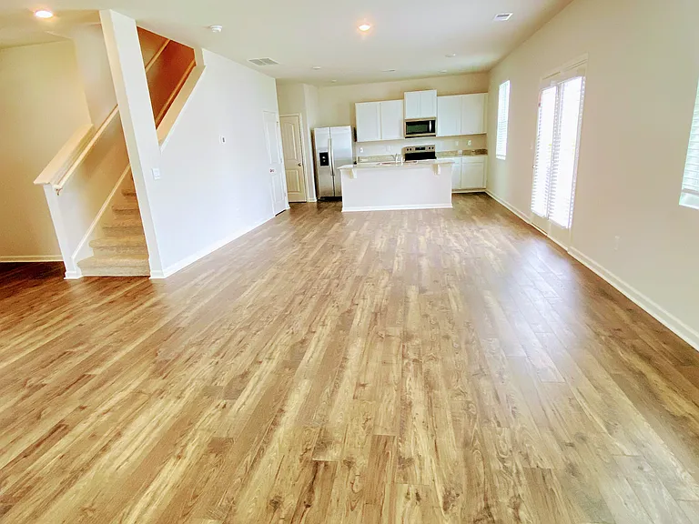 202 Creekview Way — Photo 7