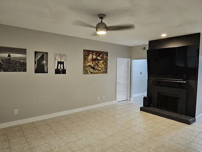 2100 Tanglewilde St #167 — Photo 8