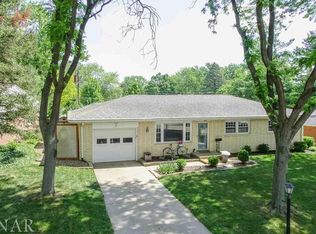 5 Hawthorne Dr, Normal, IL 61761