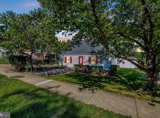 3206 Burgundy Rd, Alexandria, VA 22303