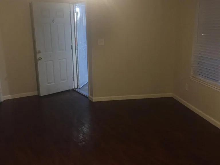 2961 Portsmouth Dr #4 — Photo 2