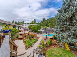 1360 SW Laurelwood Dr, Dallas, OR 97338
