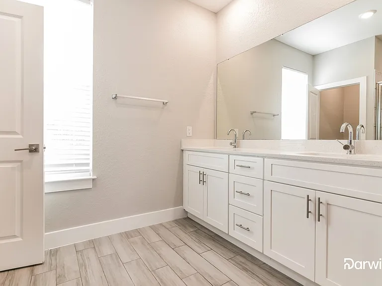325 Hibiscus Dr — Photo 9