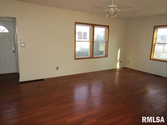 4th image of 2418 W Kellogg Ave