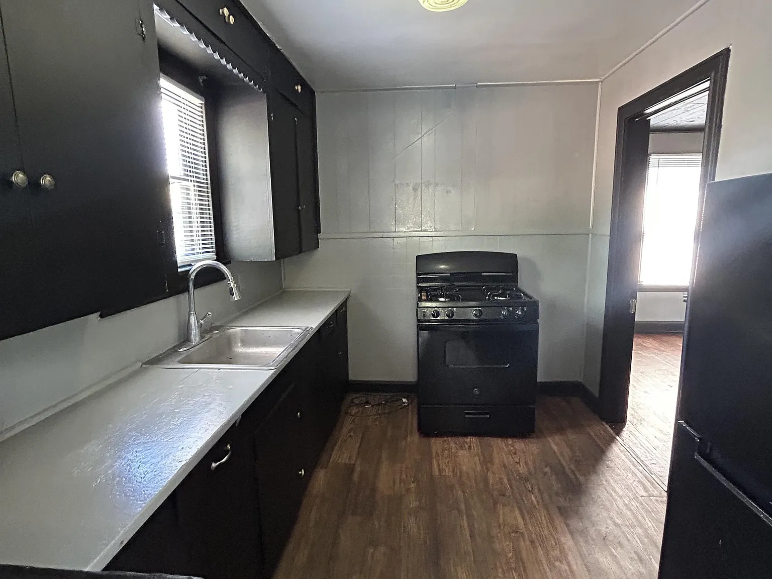 105 East Adoue Avenue - 2 — Photo 4