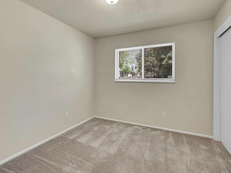 4102 Garrett Pl — Photo 30